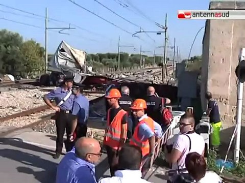 TG 24.09.12 Incidente ferroviario a Cisternino: un morto e una quindicina di feriti
