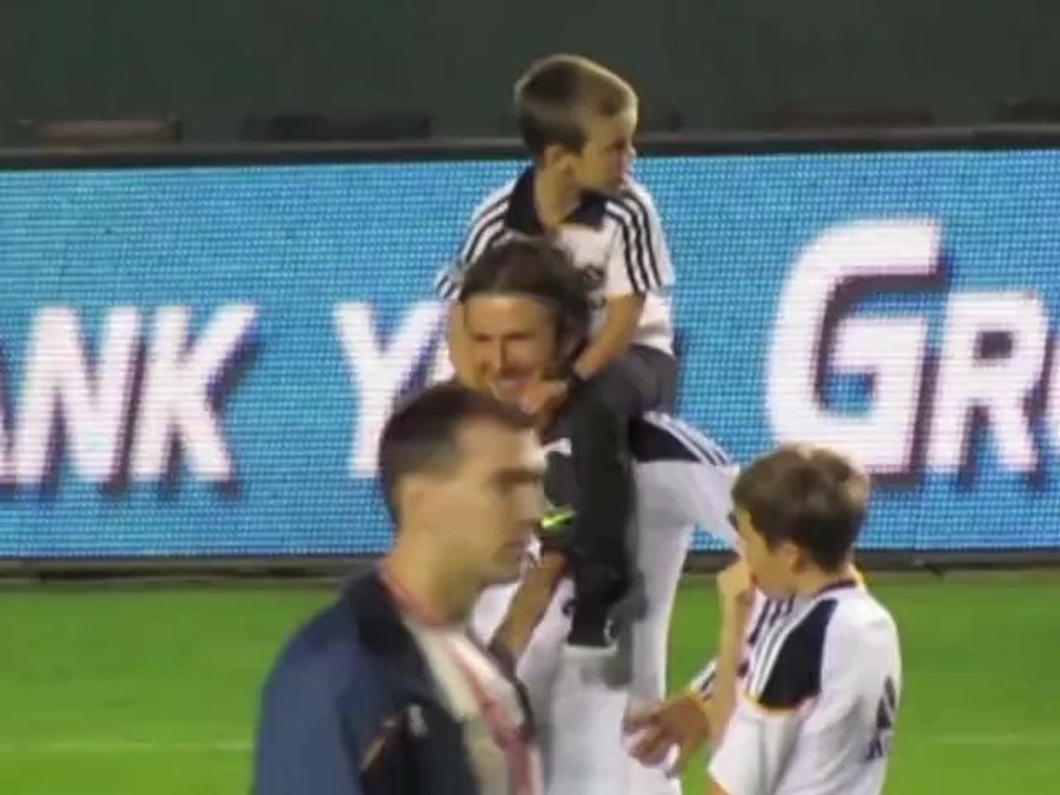 Celebrity Bytes: Victoria Beckham Thinks David Should Design a Fashion Line