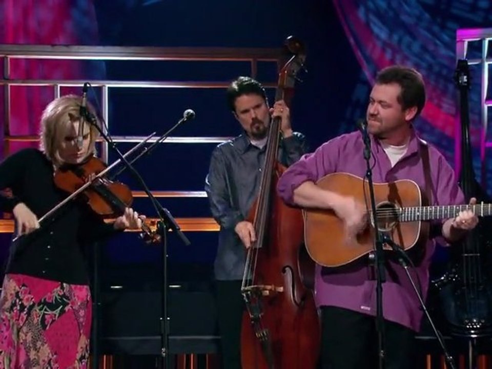 Alison Krauss - Man of Constant Sorrow (LIVE)