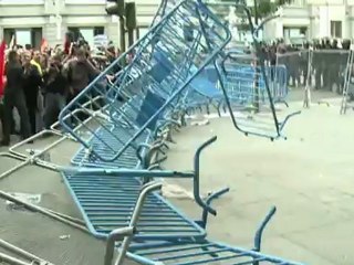 Espagne: heurts entre policiers et manifestants à Madrid