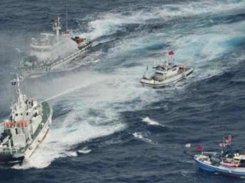 Japan fires water cannon on Taiwanese vessels