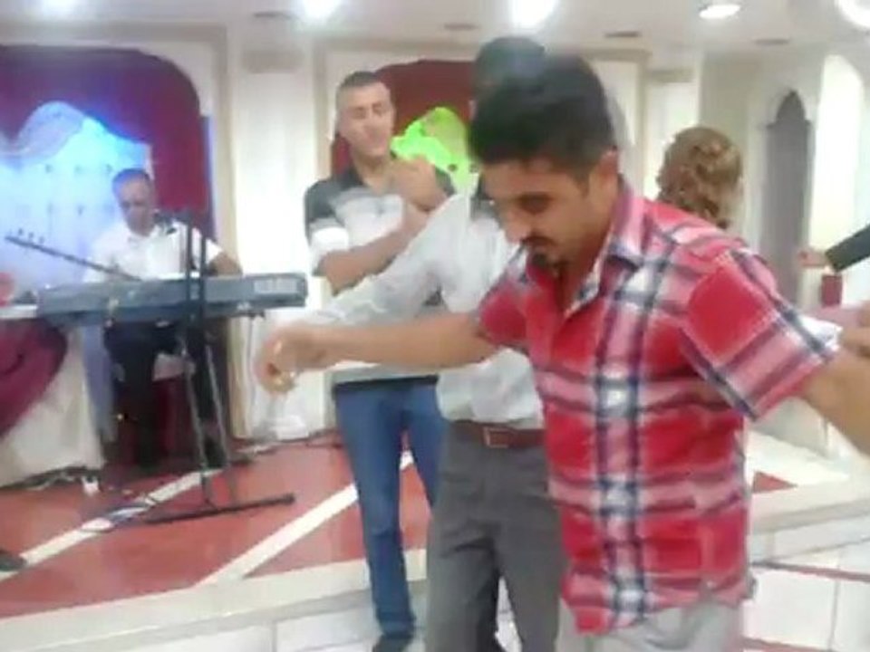 Saray Düğün Salonunda Alem Zillerle