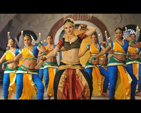 Cameraman Gangatho Rambabu Movie Hot Pics | Cameraman Gangatho Rambabu Movie Hot Photos