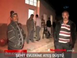 Şehit evine ateş düştü