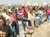 Sud Africa: Malema si consegna alla polizia, libero su...