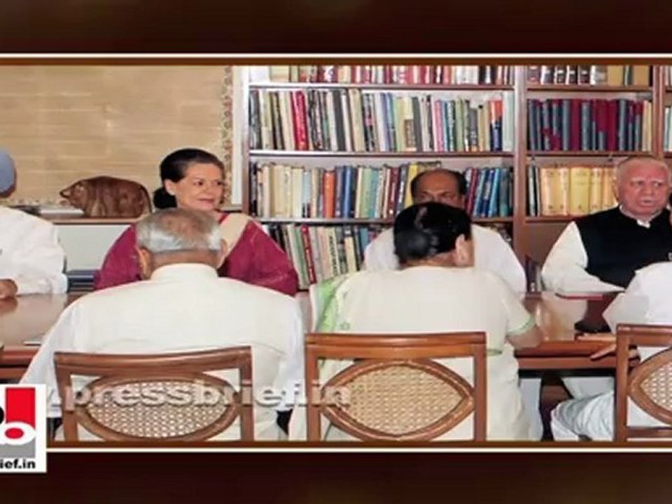 Sonia Gandhi backs PM, slams BJP at CWC meet