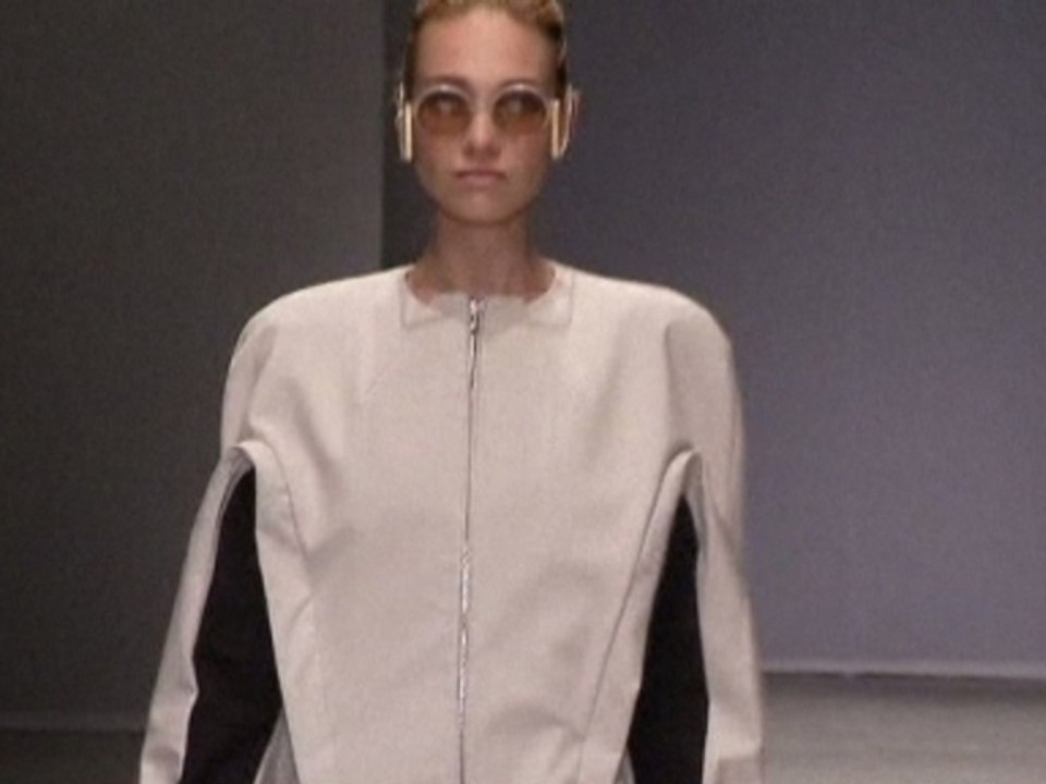 Structural shapes in Steffie Christiaens spring 2013 collection.