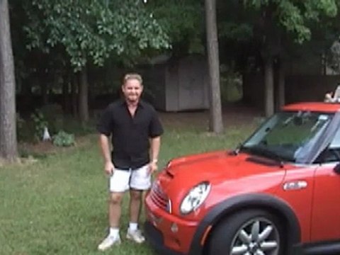 Runaway Hanky by David Allen and Scott Francis (DVD) - Magic Trick