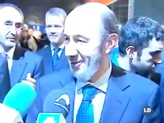 Gallardón y Rubalcaba bromean tras inaugurar una comisaría