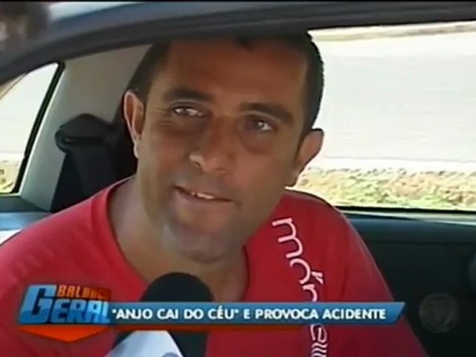 Anjo bêbado cai do céu e provoca acidente