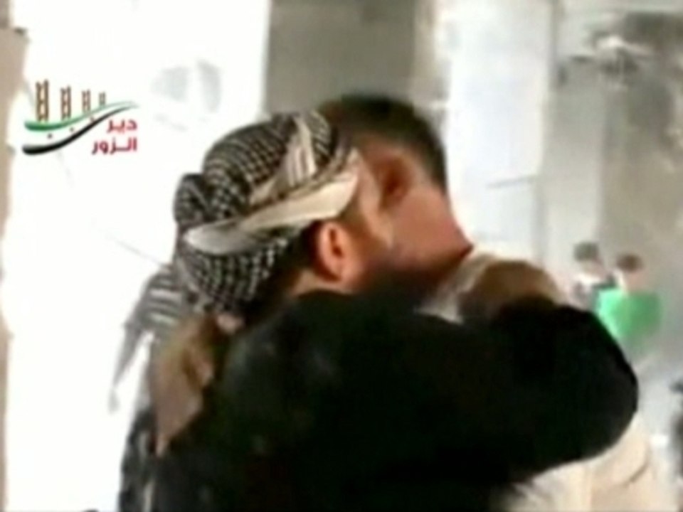 Fighting rages in Damascus and Syrian border town