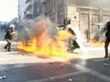 Rioters hurl fuel bombs at Greek police