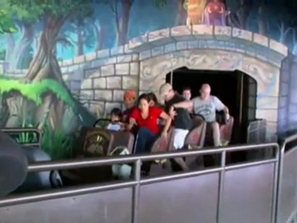 Snow White's Scary Adventures - THE RIDE