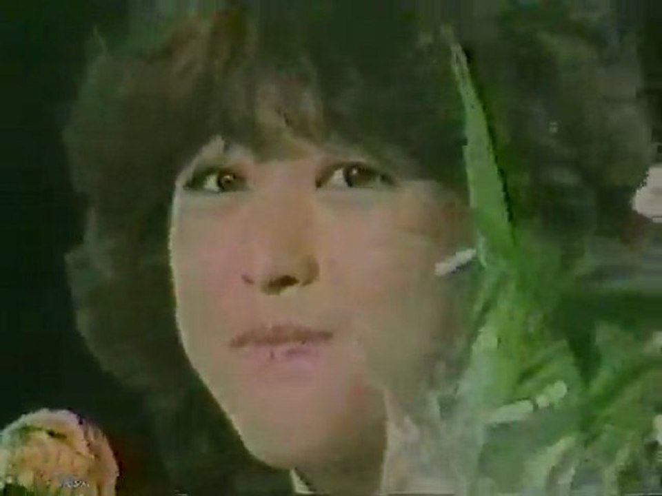 松田聖子　白いパラソル