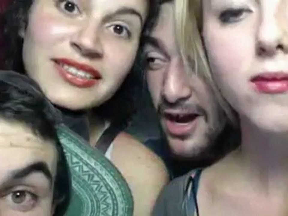 5 personnes, record battu pour le vidéomaton de Marsatac - 29/09/12 Dock des Suds (Marseille)