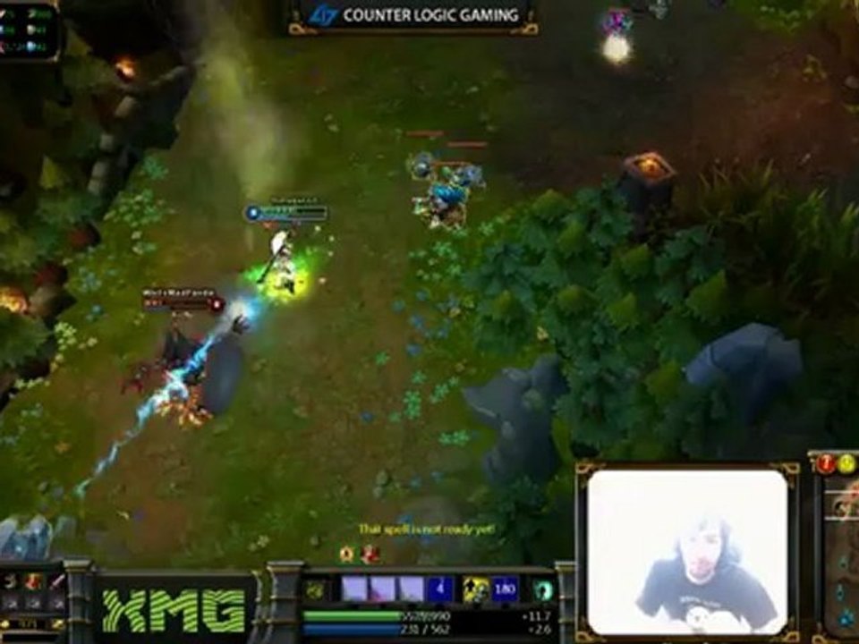Nidalee esquive l'ultime de Malphite - League o...