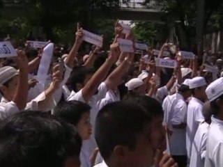 Thai protesters petition Google over anti-Muslim film