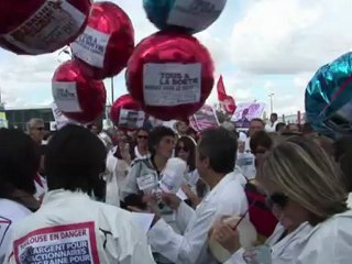 Sanofi: Mélenchon soutient les salariés toulousains