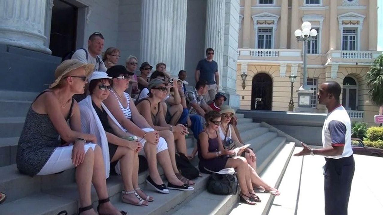 Sejour salsa stage festival del caribe 2012 visite de la ville avec notre guide orlando www.dansacuba.com