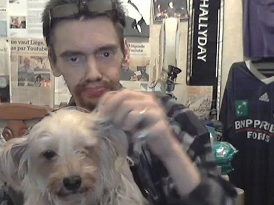 Joharno vole le chien gremlins de sa mere mdr