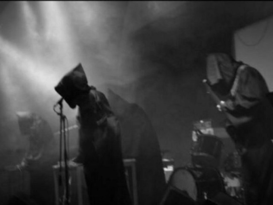 Satanismo Calibro 9 -- the well