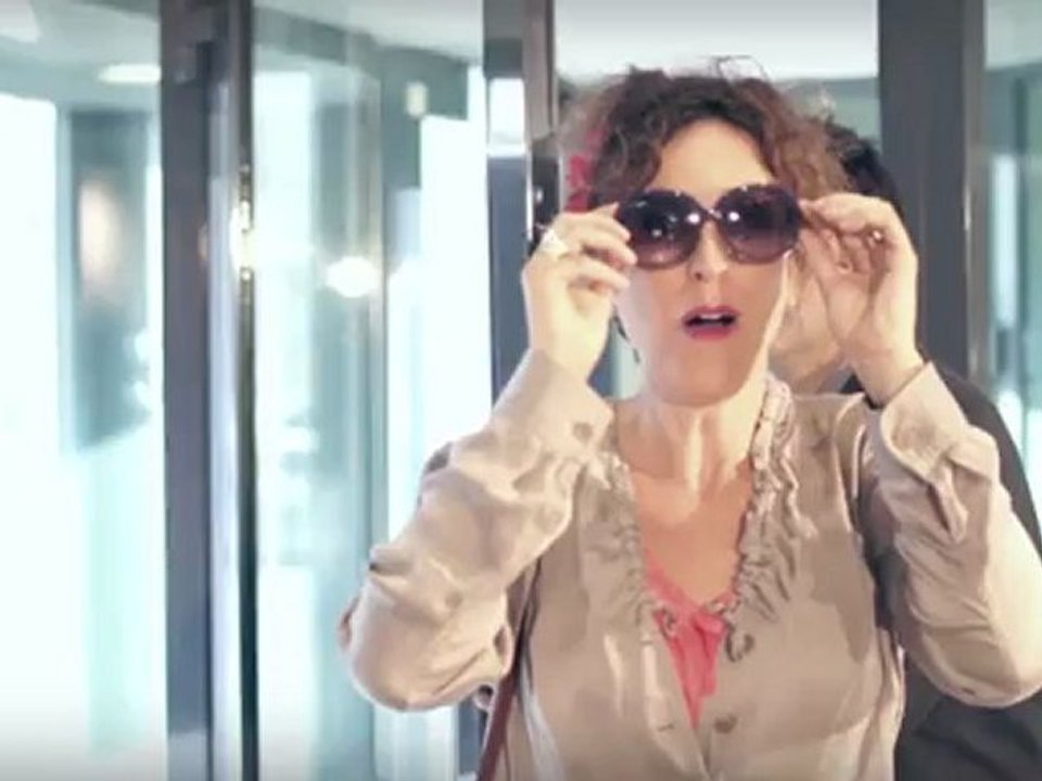 Pub Banque 2 - L'Agence (720p)