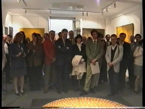 Vernissage de l'exposition d'art réalisée en 1994 par Stefan Ramniceanu à l'Institut Culturel Roumain de Paris