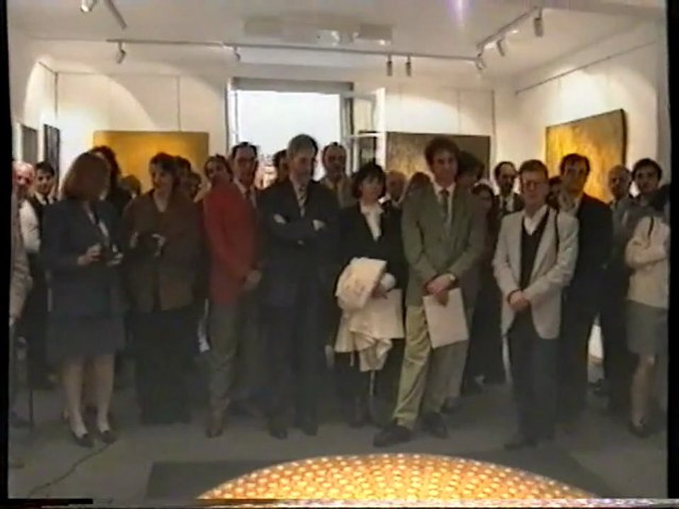 Vernissage de l'exposition d'art réalisée en 1994 par Stefan Ramniceanu à l'Institut Culturel Roumain de Paris