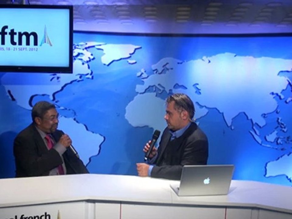 Interview de  Jean Max Rakotomamonjy ministre du tourisme de Madagascar pendant le salon IFTM Top Résa 2012