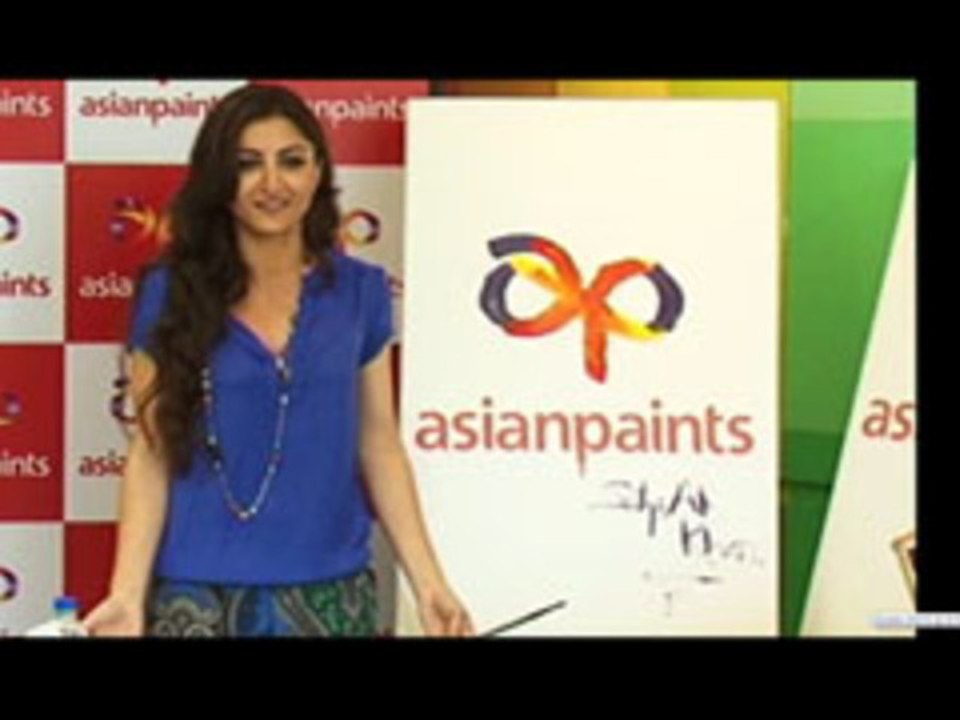 Brand Ambassador Soha Ali Khan Unveils Asian Paints New Logo