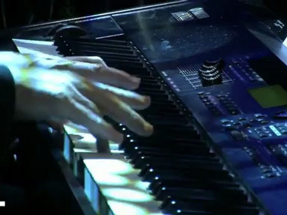 Dany Brillant - Y'a qu'les filles qui m'intéressent en live dans le Grand Studio RTL