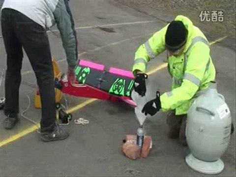 液体窒素注ぐ RCヘリコプター爆発！！！