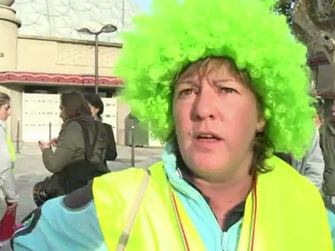 PSA Aulnay: carton rouge à Montebourg au Mondial de l'auto