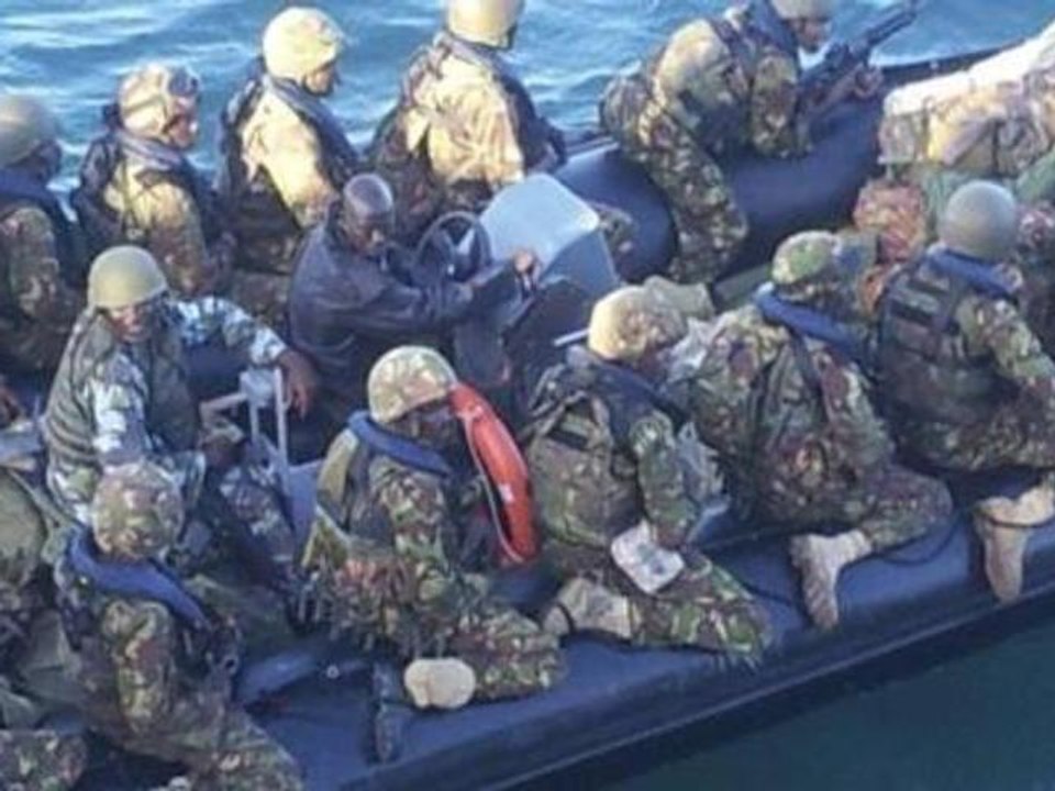 Al-Shabab rebels pull out of key Somali town