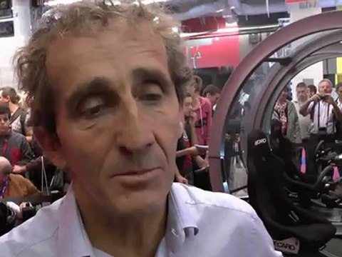 Alain Prost réagit sur le stand RTL au départ de Lewis Hamilton et à l'avenir de Michael Schumacher