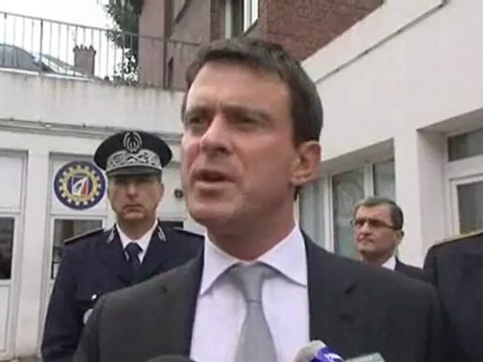 Le ministre de l’Intérieur, Manuel Valls au commissariat d'Amiens (29/09/2012)