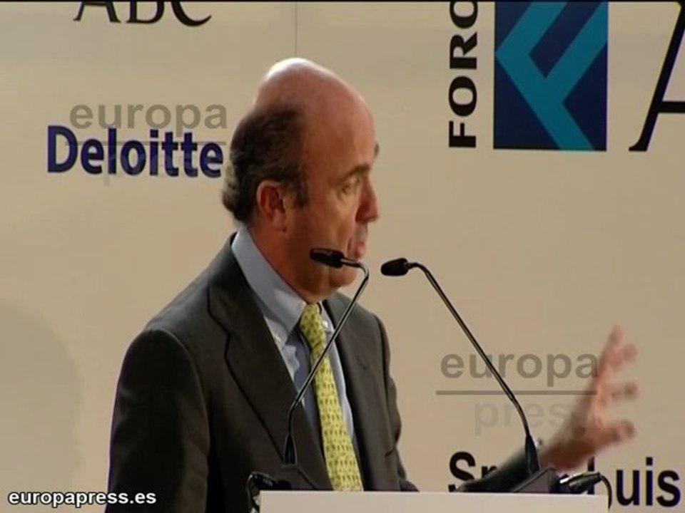 De Guindos se muestra contrario a subir el IVA