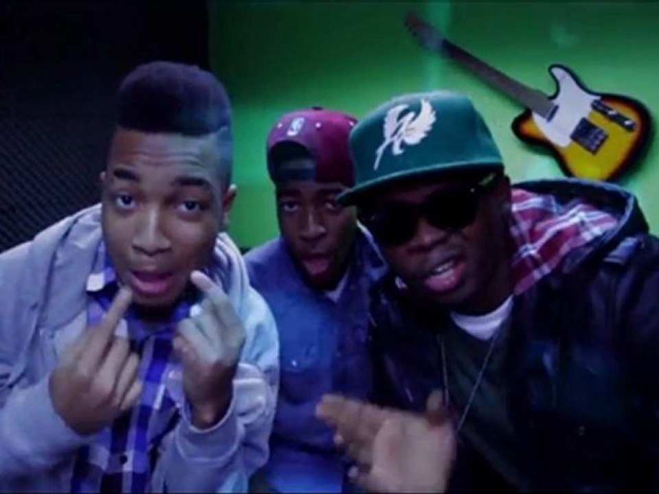 NO MORE TUALE - 2KRISS FT. OLAMIDE
