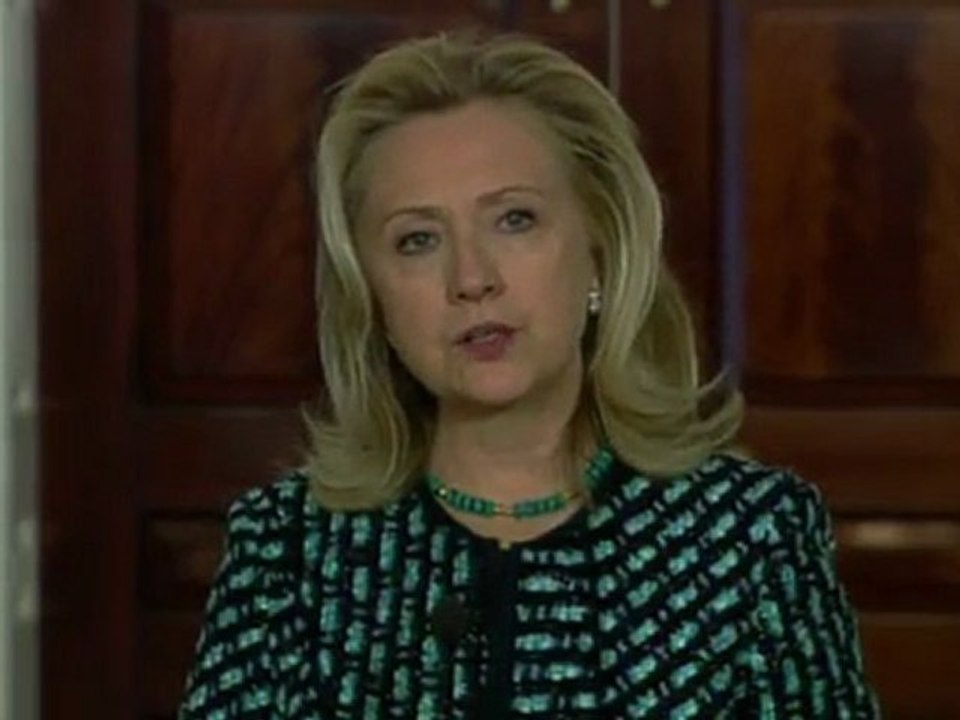 Hillary adverte Assad sobre plano de paz
