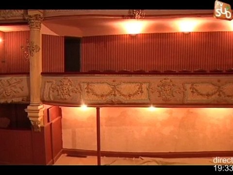 Frédéric Mitterrand visite le petit théâtre de Pézenas