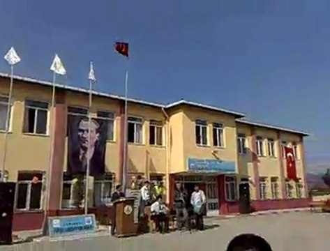 Baskan Cevat Keser Nevruz da Kaşıkları taktı ve