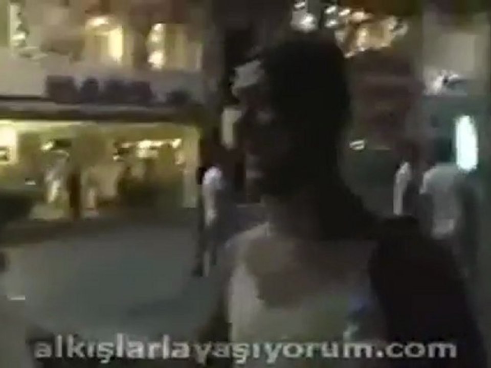 Çılgın Travestiler Sokakta