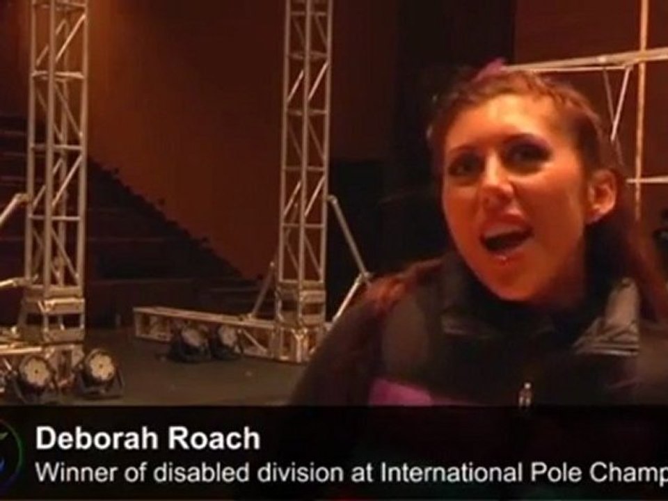 Onearmed pole dancer