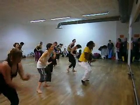 Cours de Danse Africaine avec Oumar Ouattara au Centre Momboye ( 2012 )