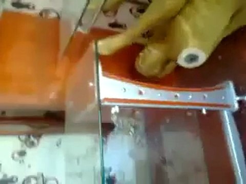 فري برس حلب اعزاز تكسير بعض المحلات من قبل عصابات الأسد21 3 2012