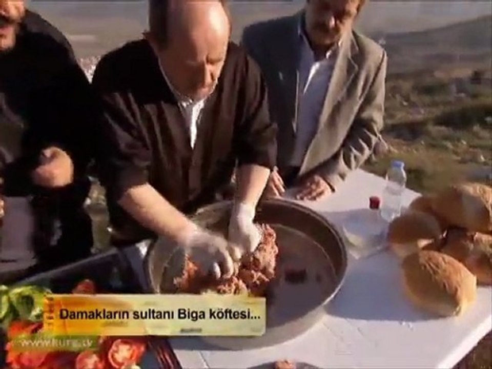 Maceracı Biga Köftesi'ne Hayran Kalıyor