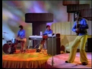 Sambo Sivasambo du film Ninaithale Inikkum