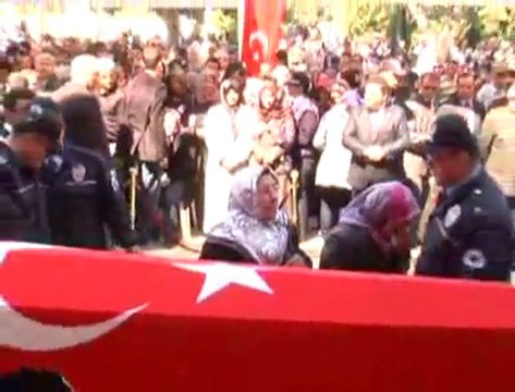 Şehit Polisin Babası Cenazede Gözyaşına Boğuldu