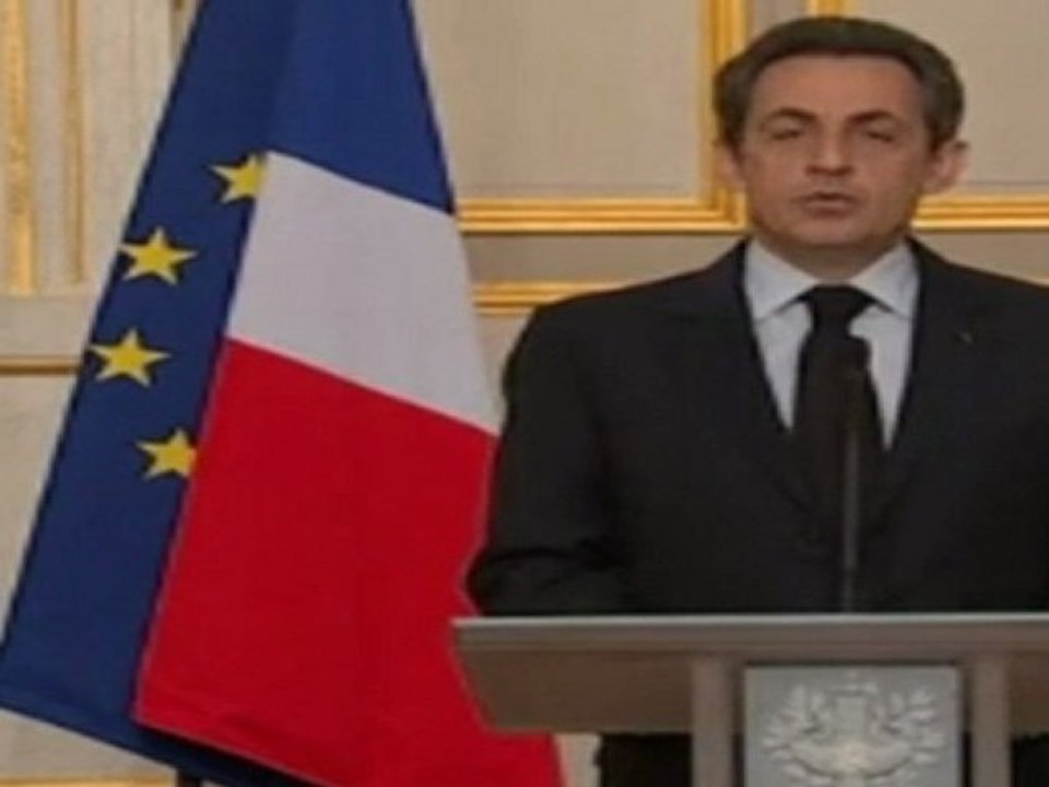 Sarkozy promet des mesures contre "l'apologie" de l'extrémisme