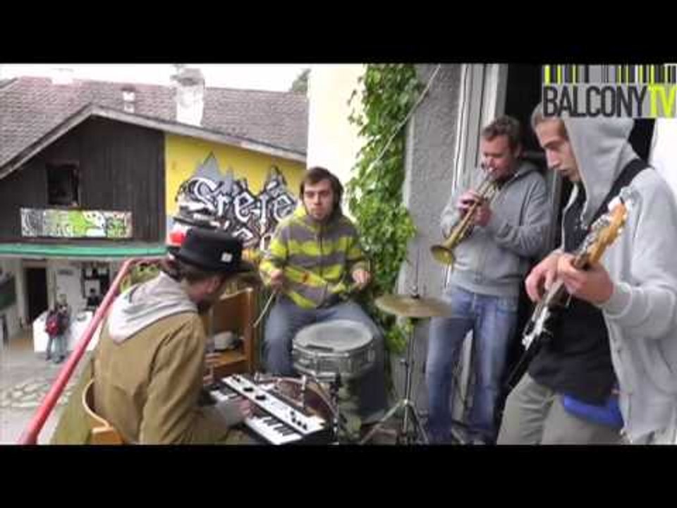 KOMPOST 3 // (BalconyTV)